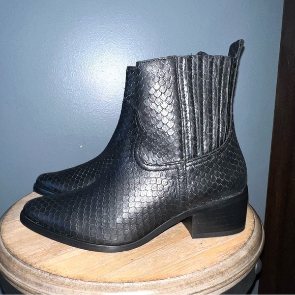 Steven Black Snakeskin Booties - Picture 4 of 10